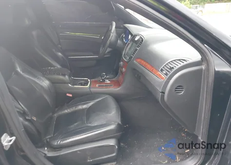 2013 Chrysler 300 Motown z USA, uszkodzony, nr VIN 2C3CCAAG4DH557991